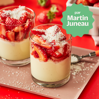 Pot de crème chocolat blanc, vanille avec salade de fraises du Québec