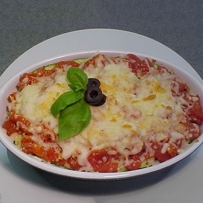 Courgettes en lasagne , sauce de tomates fraîches